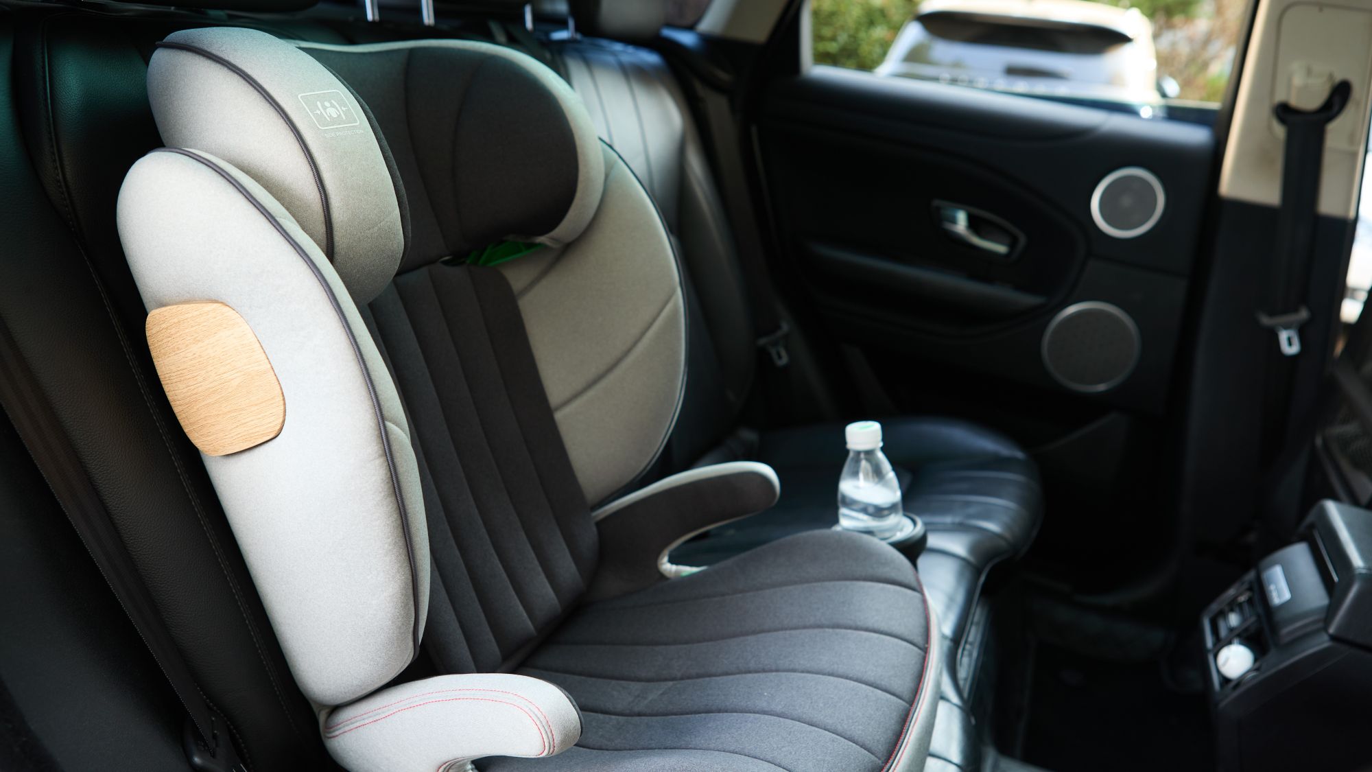 ISOFIX対応ジュニアシートの写真